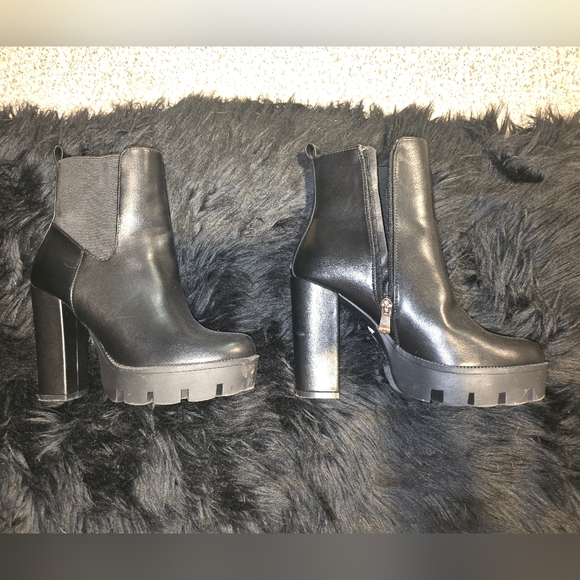 Chunky Black Heeled Boots - Picture 1 of 6